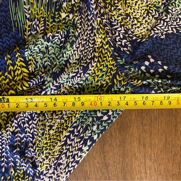 BCBGMAXAZRIA Designer Wrap Dress Medium Blue Yellow Floral Wrap 3/4 Sleeves - Picture 13 of 15